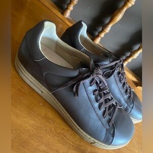 Men’s Birkenstock - Bend Low leather brown roast sneaker never worn!